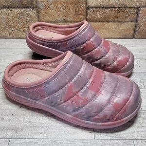 WOMEN'S Foamies Cozy Camper Lined  Moody Skies Pink sz 8